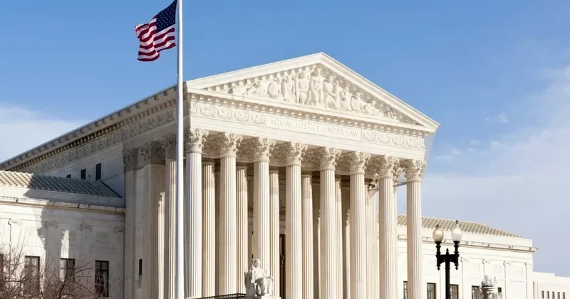 Верховный суд США разрешил запрет на службу трансгендеров в армии