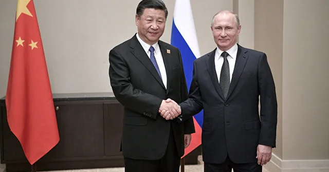 Szinpin Rusiyada: Putinlə görüşə gəldi...