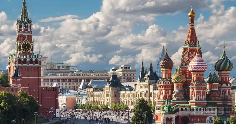 Moskvada böyük masa qurulur Liderlərin səfərinin pərdəarxası