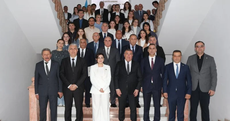 Xətaidə Qərbi Azərbaycana qayıdış” adlı dəyirmi masa keçirildi FOTOLAR