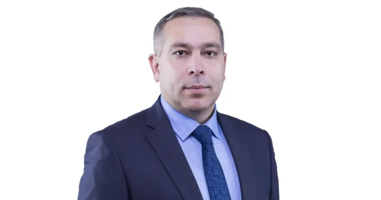 Hikmət Sabiroğlu bir yandan, Zaur Əhməd bir yandan...