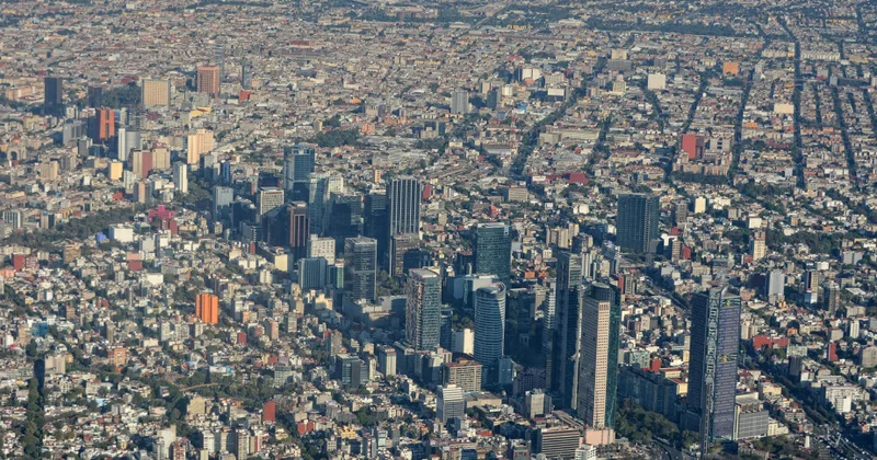 Meksika paytaxtının yerləşdiyi ərazi sürətlə çökür