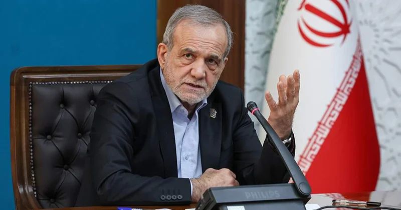 Pezeşkian İranın Ali Rəhbəri Müctəba Xameneyi ilə görüşüb