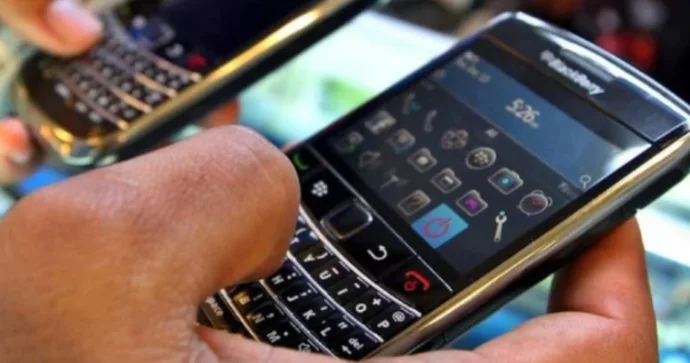“BlackBerry”nin avtomobillər üçün yeni texnologiyası GÜNDƏM OLDU FOTO