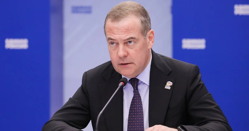 Medvedev: Almaniya Respublikasının hüquqi əsasları yoxdur