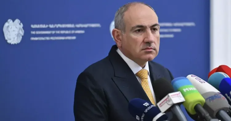 Paşinyan 28 mayda İrəvanda Fransa silahlarını nümayiş etdirəcəyini AÇIQLADI