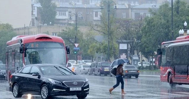 Hava kəskin pisləşir: Bakıya güclü yağış yağacaq XƏBƏRDARLIQ