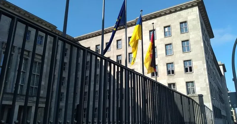 BIoomberg: В бюджете Германии образовалась налоговая дыра в 52 млрд евро