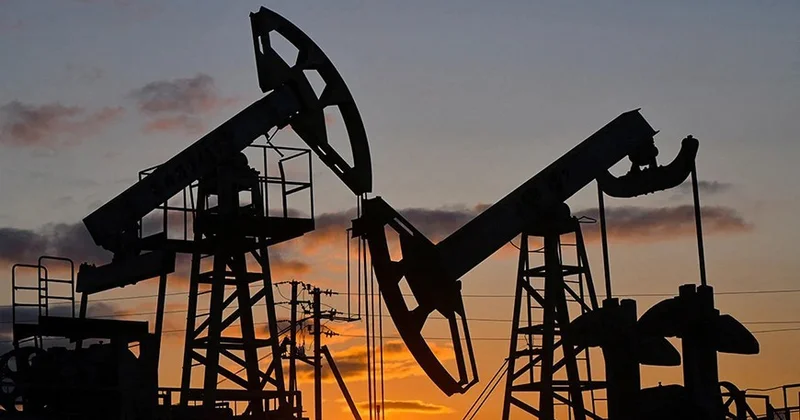 Цены на Brent и WTI немного выросли после резкого обвала