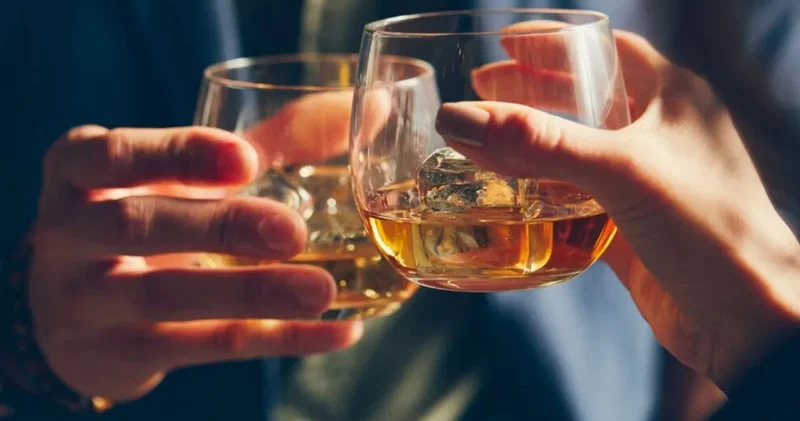Rumınlar ilk görüşdə pivədən uzaq durur Romantik axşamların qalibi şərab oldu