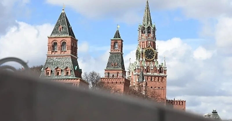 Сидения Еревана на двух стульях беспокоит Кремль
