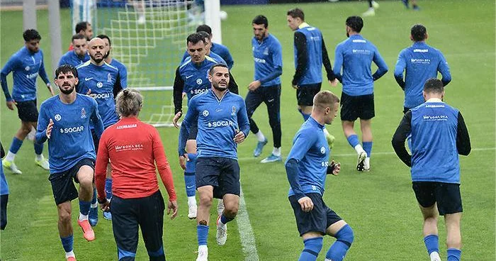 Azərbaycan millisi Latviya ilə üz üzə: HEYƏTLƏR YENİLƏNİR