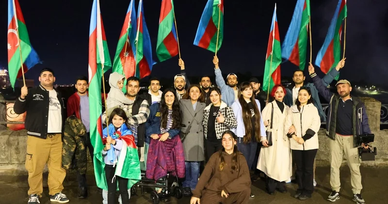 Niaqara şəlaləsi Azərbaycan bayrağının rəngləri ilə işıqlandırıldı