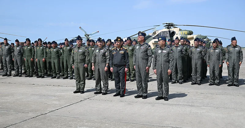 MN rəhbərliyi döyüş mövqeyində hərbi qulluqçularla görüşüb