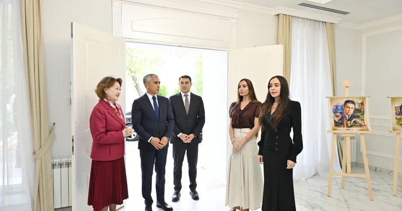 Leyla və Arzu Əliyevalar Türk Mədəniyyəti və İrsi Fondunu ziyarət ediblər