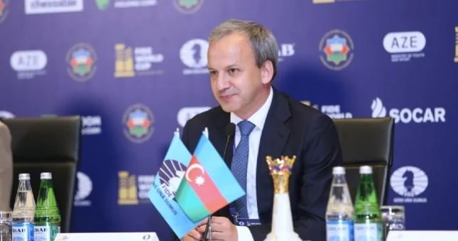 FİDE prezidenti Bakıya gəldi