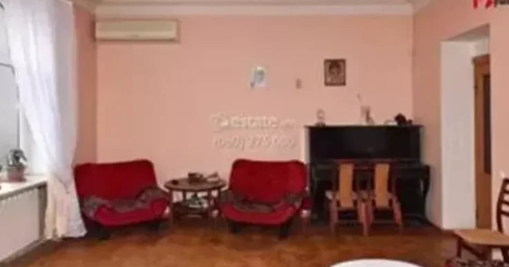 Paşinyan İrəvandakı mənzilini bu şəxsə satdı VİDEO