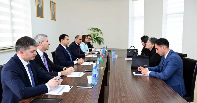 Adil Kərimli vətəndaşların müraciətlərini dinləyib FOTOLAR