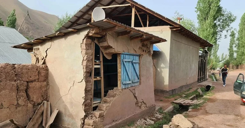 Tacikistanda zəlzələ nəticəsində 100 ə yaxın ev dağılıb
