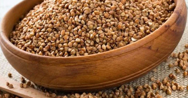 Gecələr qarabaşaqla qatıq faydalıdırmı?