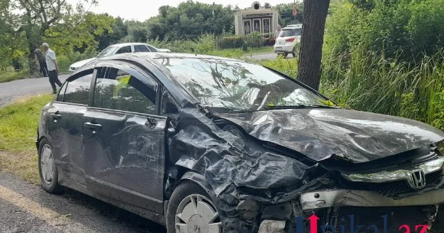 Qazaxda iki avtomobil toqquşdu Xəsarət alanlar var (FOTO)
