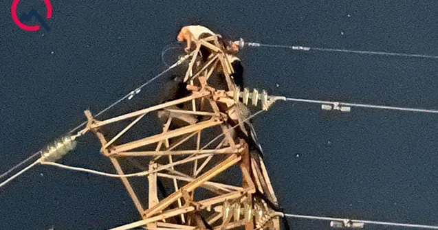 İçkili vəziyyətdə elektrik dirəyinə çıxdı Qəsəbə işıqsız qaldı