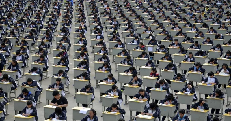 Çində 13,35 milyon abituriyent ali məktəblərə qəbul imtahanında iştirak edir