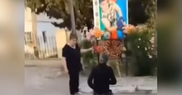 Kişini diz çökdürən şəhid anası ilə bağlı araşdırma aparılır