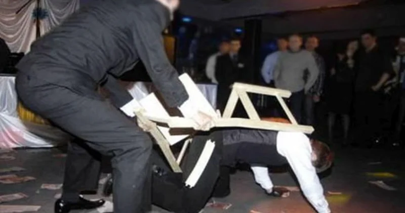 Ordubadda meyxanaçıya söz atan 38 yaşlı kişi kafedə DAVA SALDI