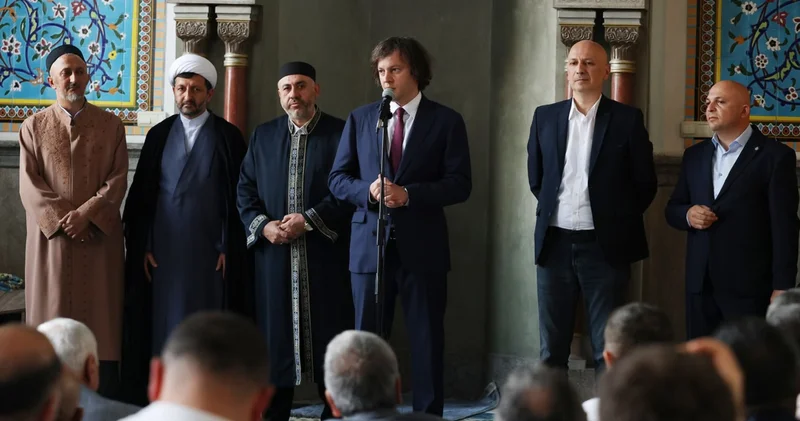 Baş nazir İrakli Kobaxidze Tbilisi Cümə Məscidində olub