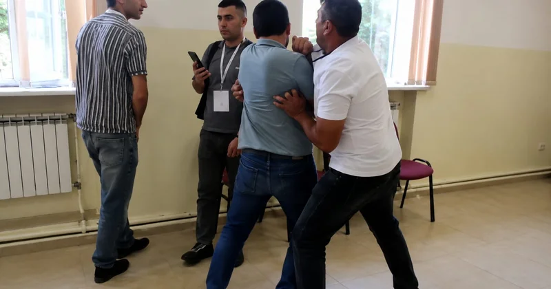 Ermənistanda seçki qalmaqalı: Məntəqədə dava düşdü Video KONKRET