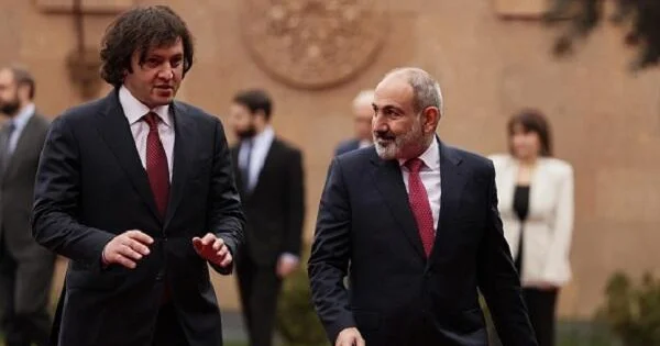 İrakli Kobaxidzedən Paşinyana TƏBRİK MESAJI
