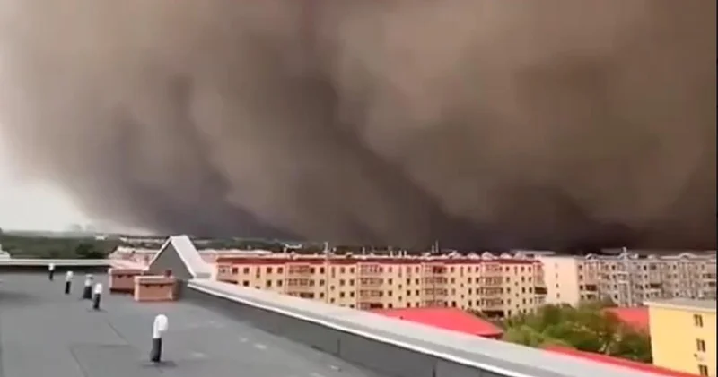 Китайский Харбин накрыла мощная песчаная буря ВИДЕО