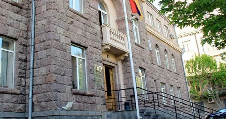 Ermənistan MSK dan seçicilərə çağırış: Üzərində rəqəm olan geyimlər geyinməyin