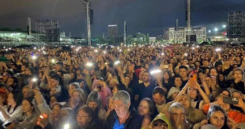 Tarkan pulsuz konsert verdi Ankarada izdiham oldu Video