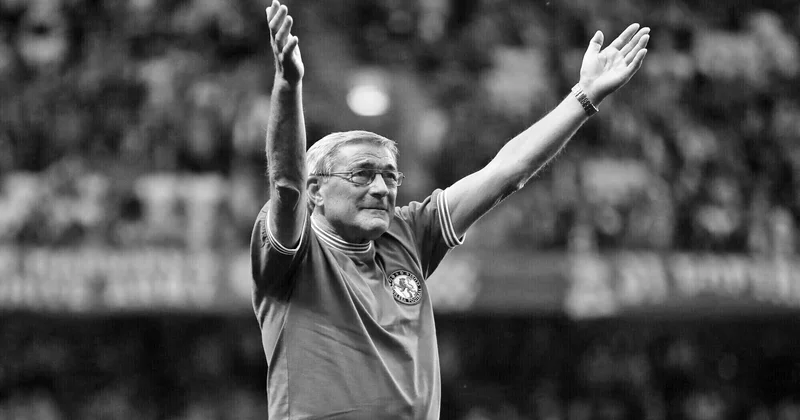 Futbol əfsanəsi vəfat etdi