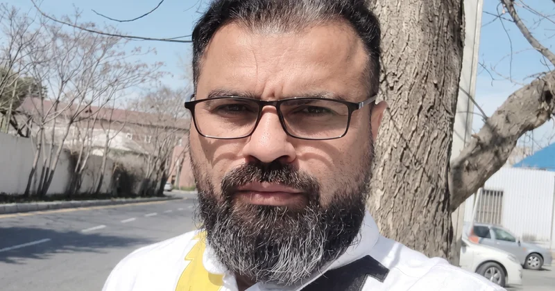 Mən öz həbsxanamı çəhrayıya boyadım... Əsəd Qaraqaplanın yeni şeirləri