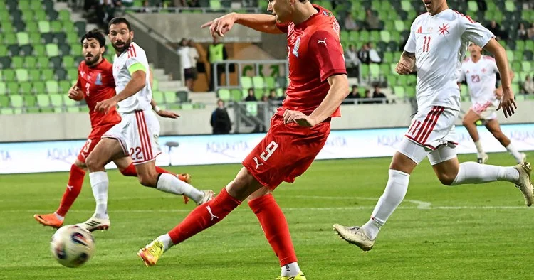 Millimizin forvardını transfer etməyəcəklər başqa futbolçu ilə anlaşdılar