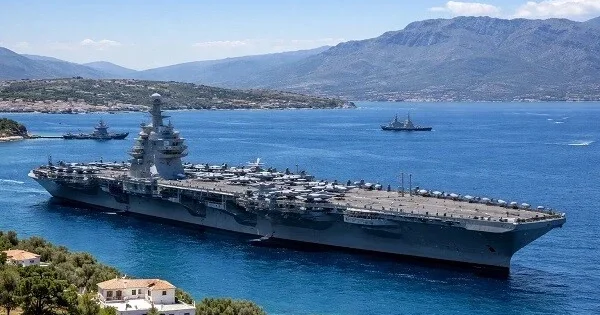 ABŞ ifşa oldu: təyyarə gəmisinə ciddi ziyan dəyib Foto
