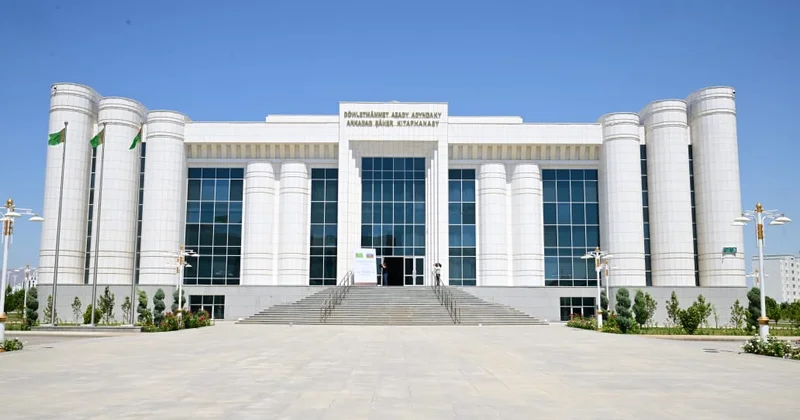 Türkmənistanda Azərbaycan kitabları üçün xüsusi guşə yaradıldı FOTO