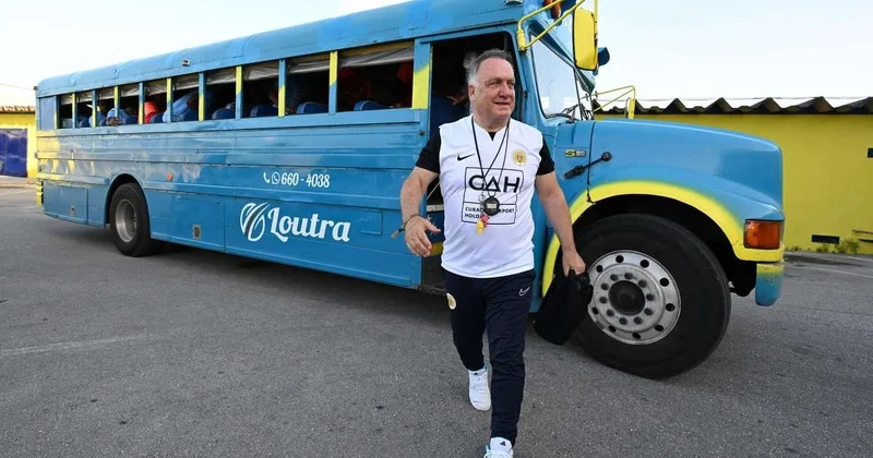 Dünya Çempionatına ilk dəfə qatılacaq millinin avtobusu gündəm oldu VİDEO