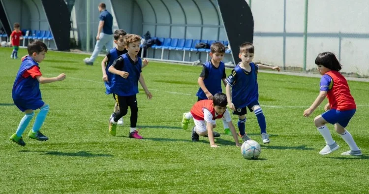 Kəpəz futbolçu seçimi etdi