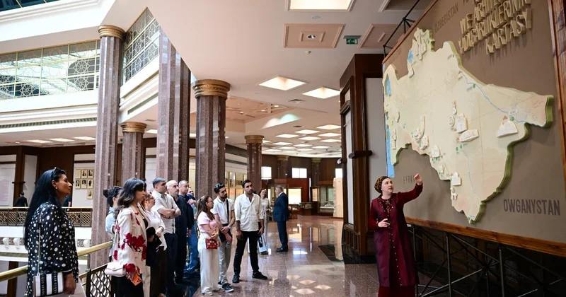 Азербайджанская делегация посетила Государственный музей Культурного центра Туркменистана