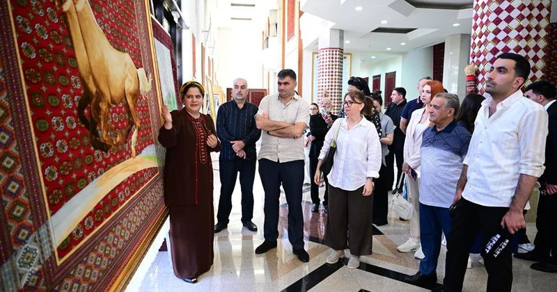 Azərbaycan nümayəndə heyəti Türkmən Milli Xalça Muzeyi ilə tanış oldular Fotolar