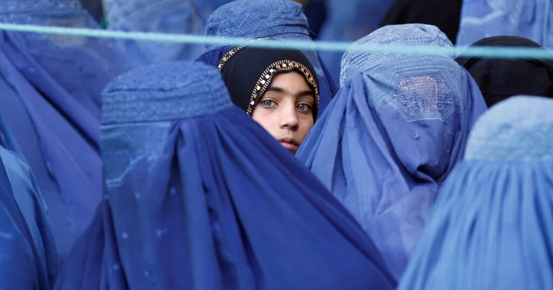 Əfqanıstanda çadra əvəzinə hicab geyinənlərə qarşı reyd keçirildi