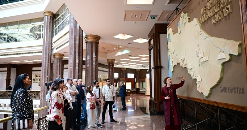 162 min eksponat, 9 günbəzli memarlıq Fotolar
