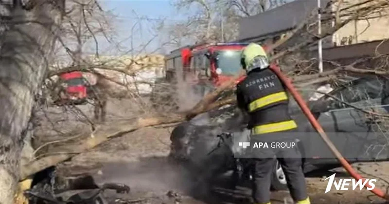 В Баку возле станции метро вспыхнул пожар