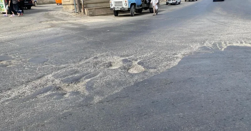 Yoldakı problemə görə sürücü xərcə düşdü Kim cavabdehdir? AÇIQLAMA
