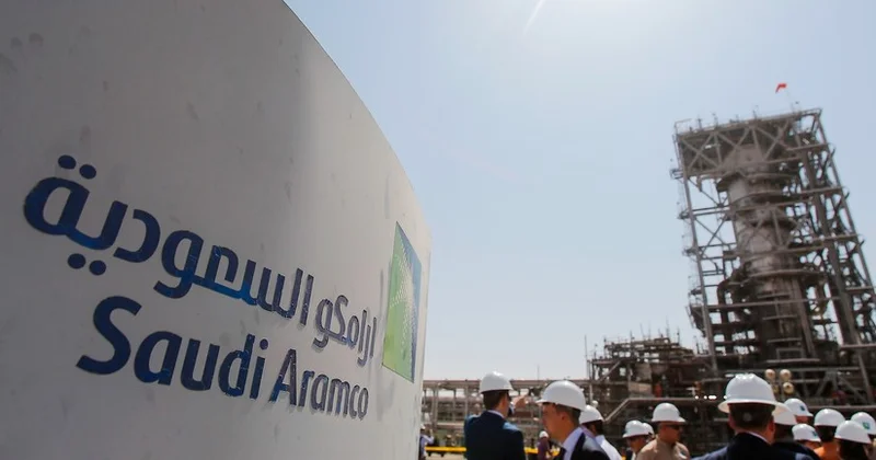Saudi Aramco повысила цены на нефть для покупателей из Азии и Европы