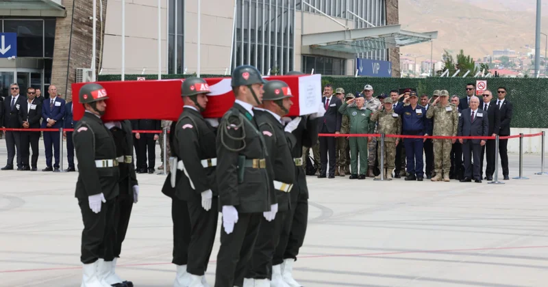 Türkiyənin Hakkari şəhərində İraqda həlak olmuş əsgərlərlə vida mərasimi keçirilib
